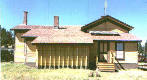 Line structure at the top of Cumbres Pass